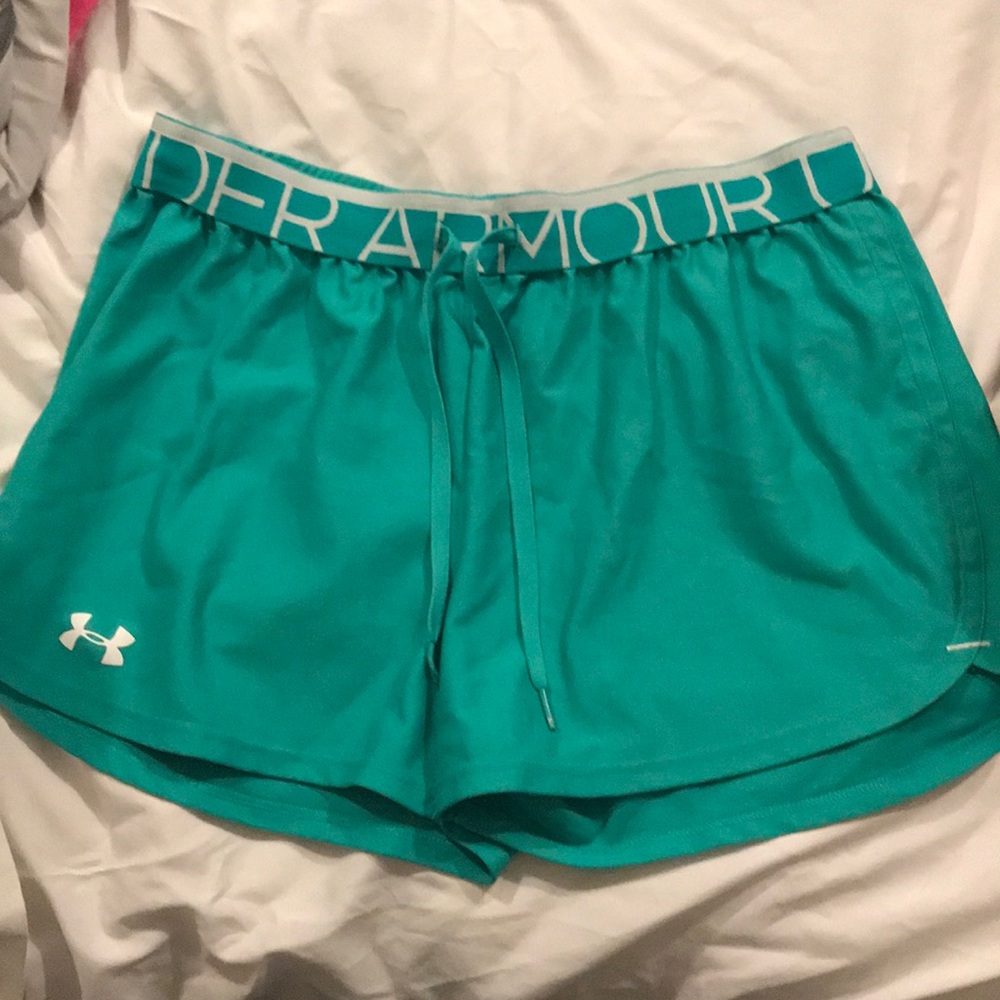 Under armour green loose fit work out shorts